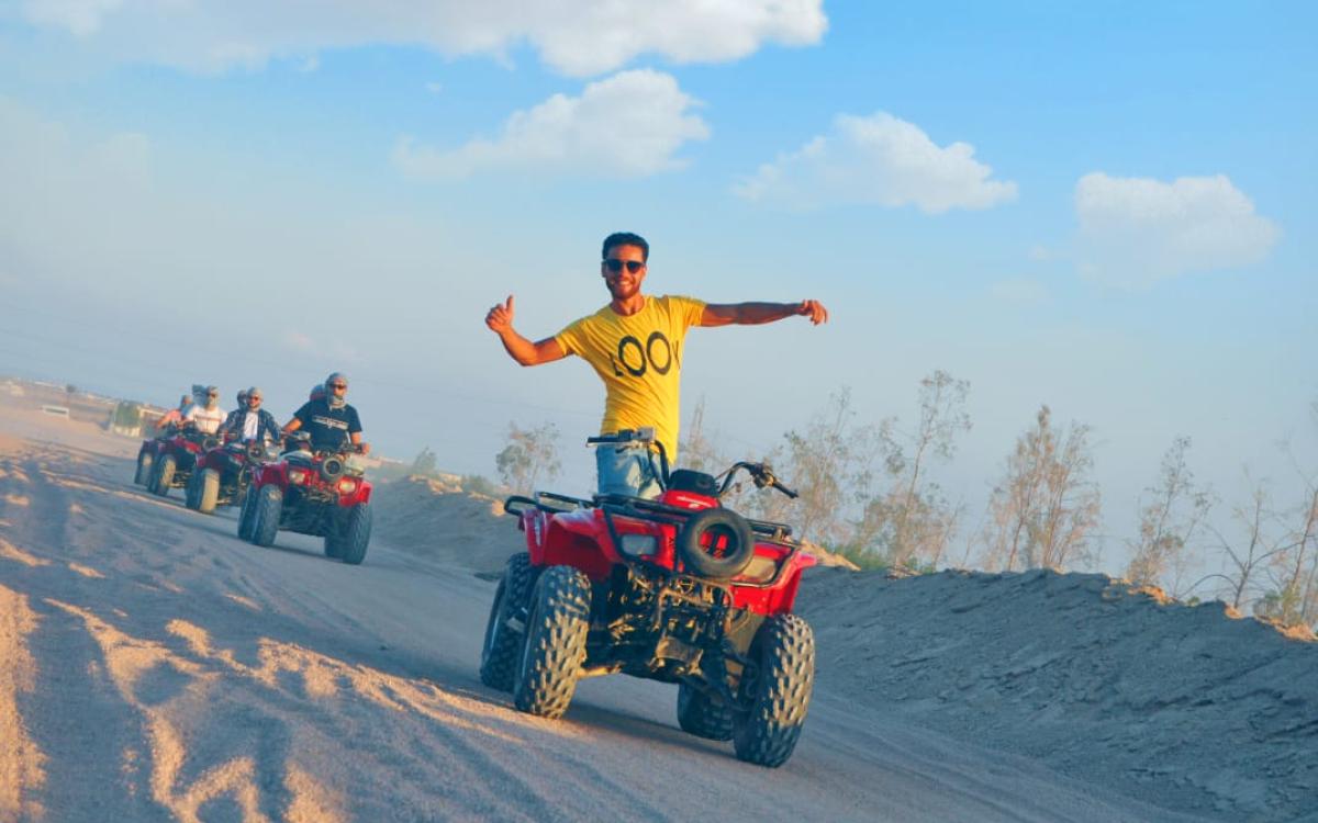 Desert Safari: Quad, Camel, Dinner VIB and Oriental show