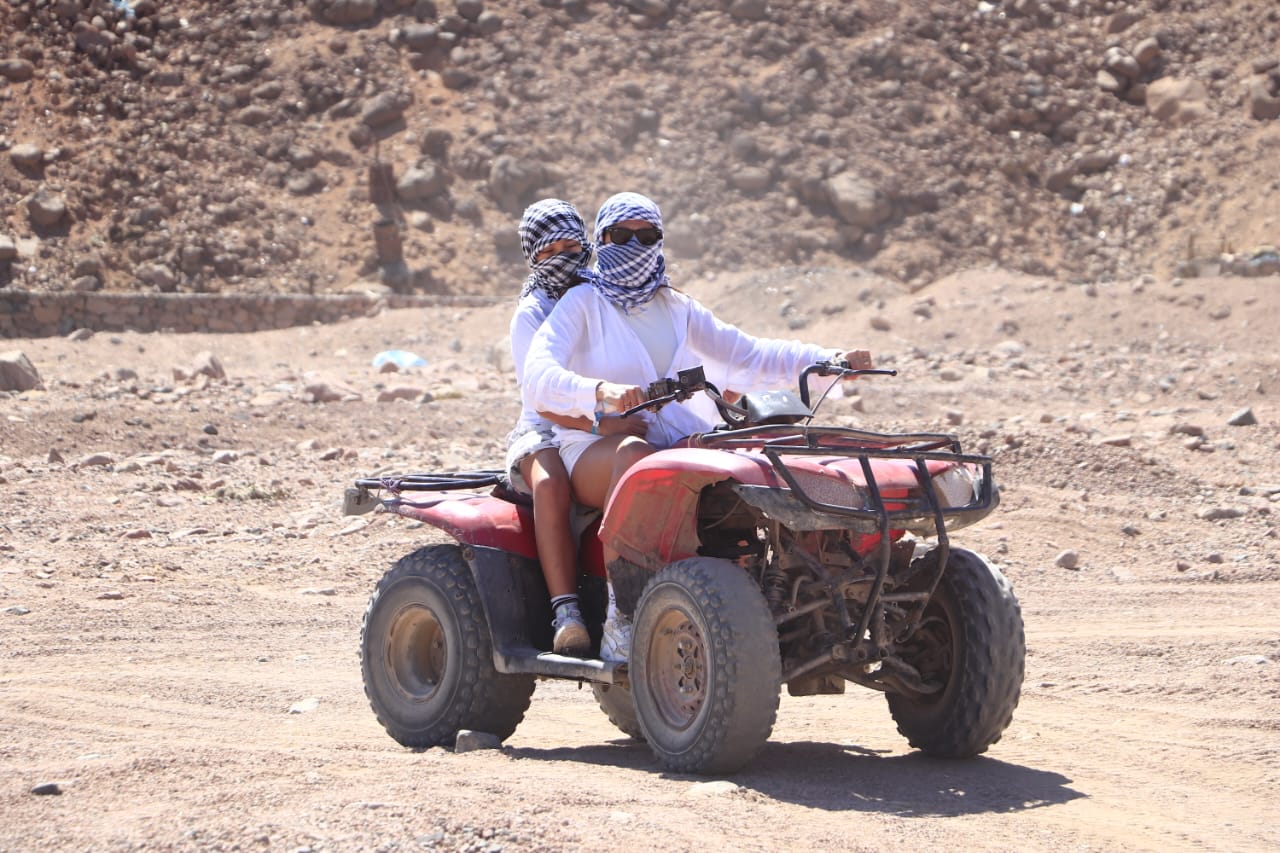 15🌴 Private Dahab Adventure – Colored Canyon & Blue Hole