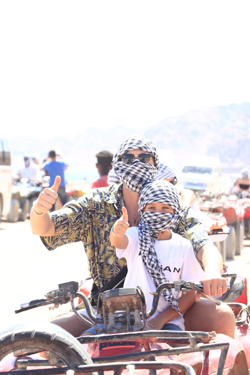 18🌴 Private Dahab Adventure – Colored Canyon & Blue Hole