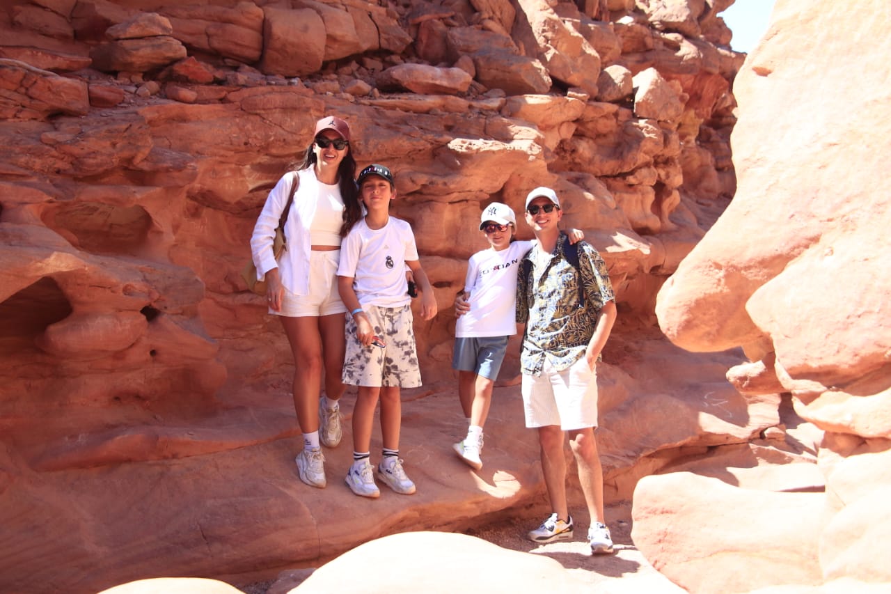 20🌴 Private Dahab Adventure – Colored Canyon & Blue Hole