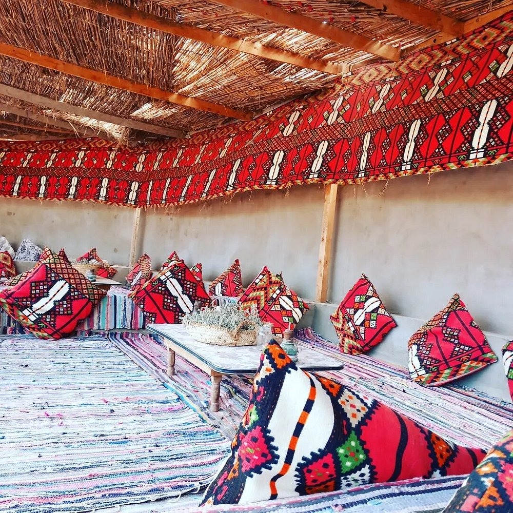 4Desert Safari: Quad, Camel, Dinner VIB and Oriental show